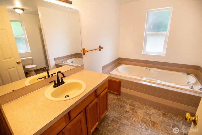 Property photo for 5402 Kendra Court Se, Lacey photo 18