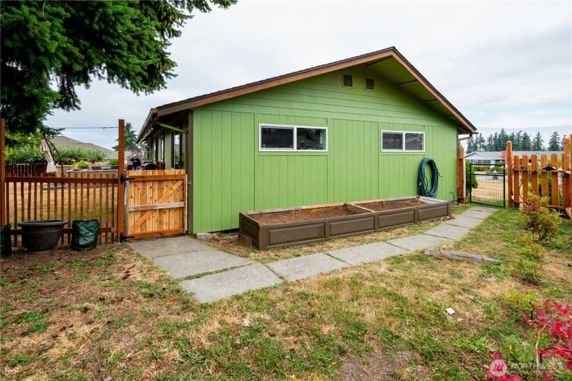 Property photo for 718 Elizabeth Place, Port Angeles photo 10