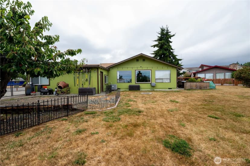Property photo for 718 Elizabeth Place, Port Angeles photo 12