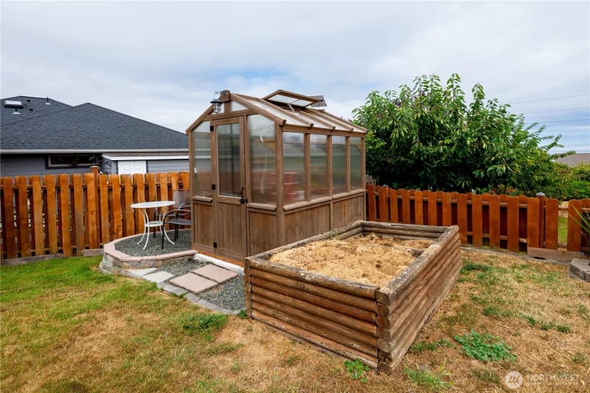 Property photo for 718 Elizabeth Place, Port Angeles photo 8