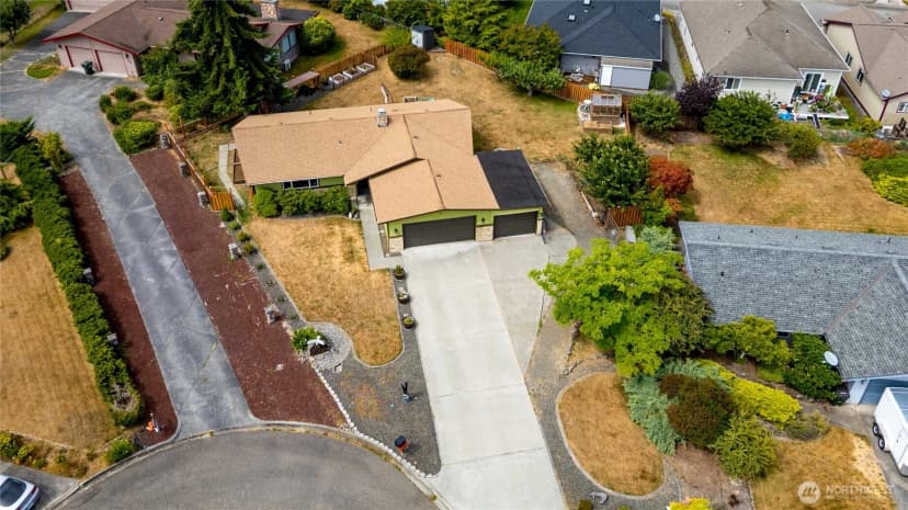 Property photo for 718 Elizabeth Place, Port Angeles photo 17