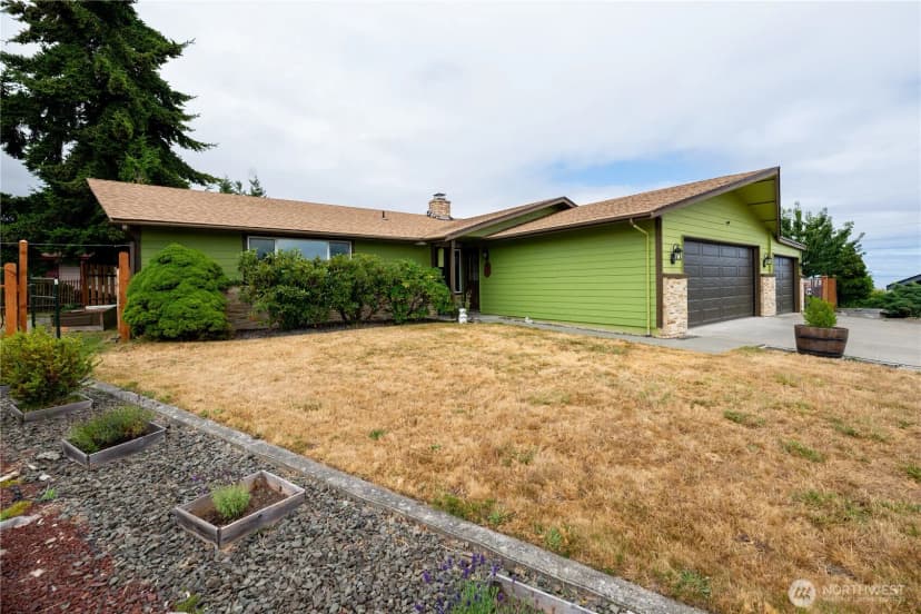Property photo for 718 Elizabeth Place, Port Angeles photo 14