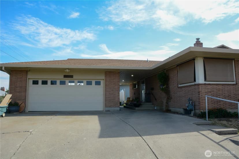 Property photo for 310 W 9th Avenue, Ritzville photo 36