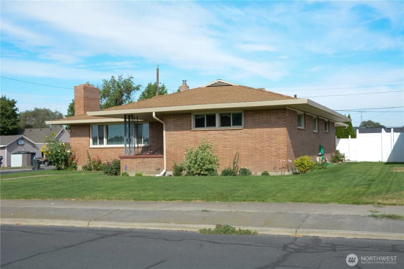 Property photo for 310 W 9th Avenue, Ritzville photo 38