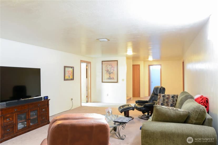 Property photo for 310 W 9th Avenue, Ritzville photo 21