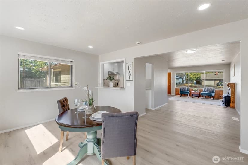 Property photo for 8906 Lenox Avenue Sw, Lakewood photo 11