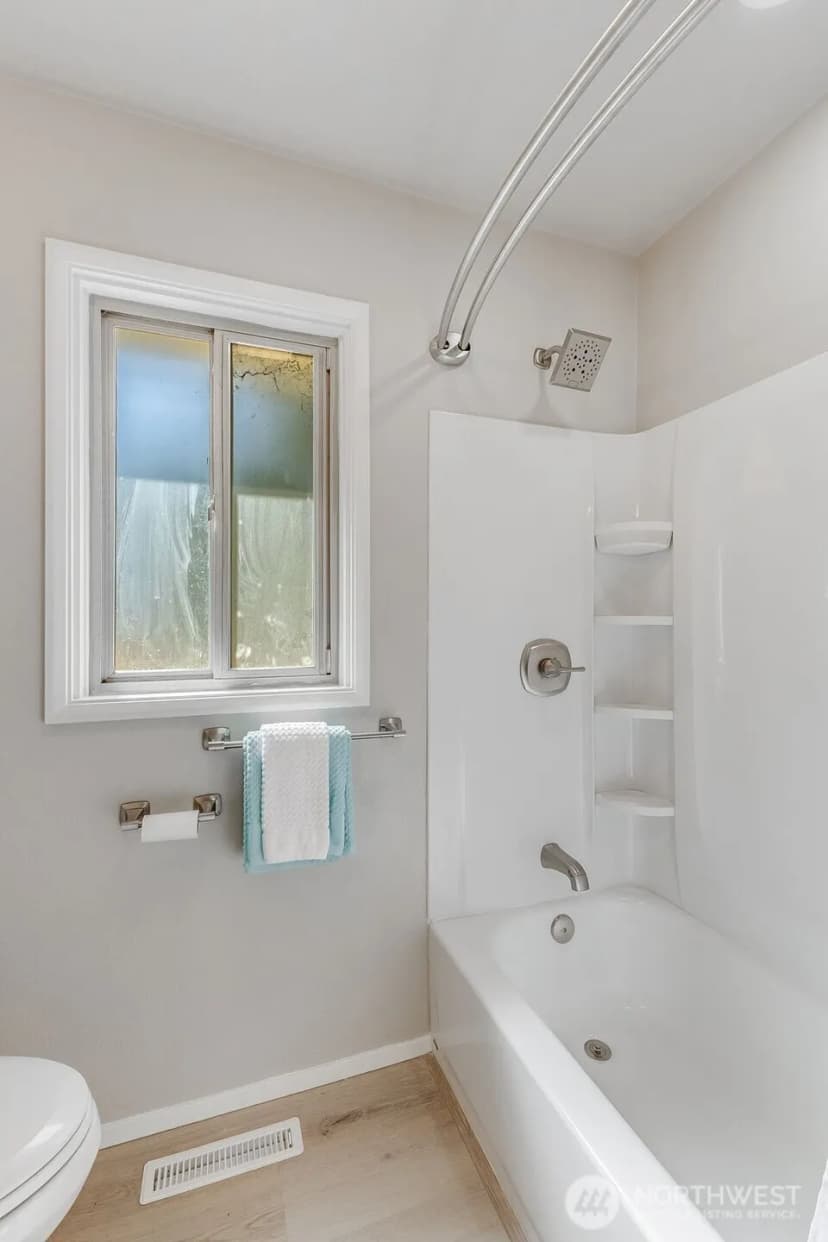 Property photo for 8906 Lenox Avenue Sw, Lakewood photo 17