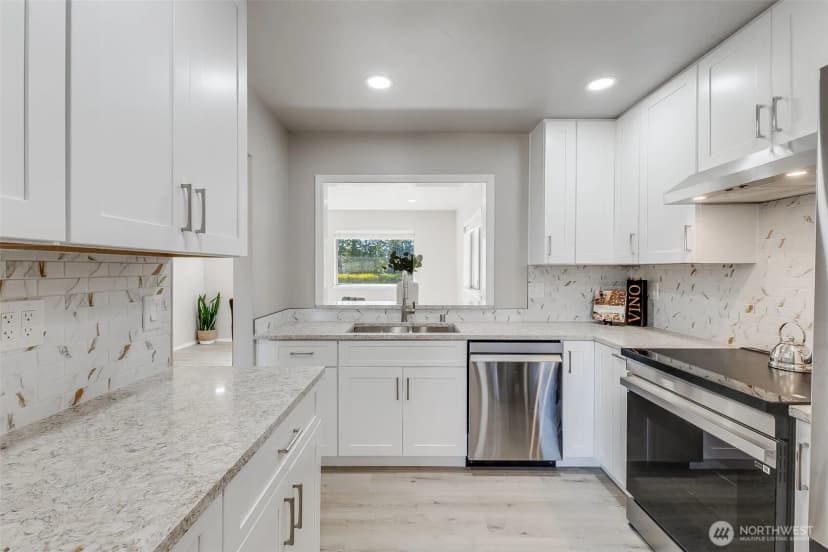 Property photo for 8906 Lenox Avenue Sw, Lakewood photo 8