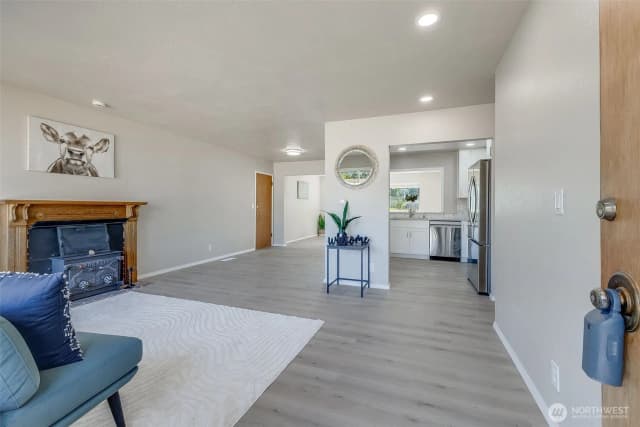 Property photo for 8906 Lenox Avenue Sw, Lakewood photo 4