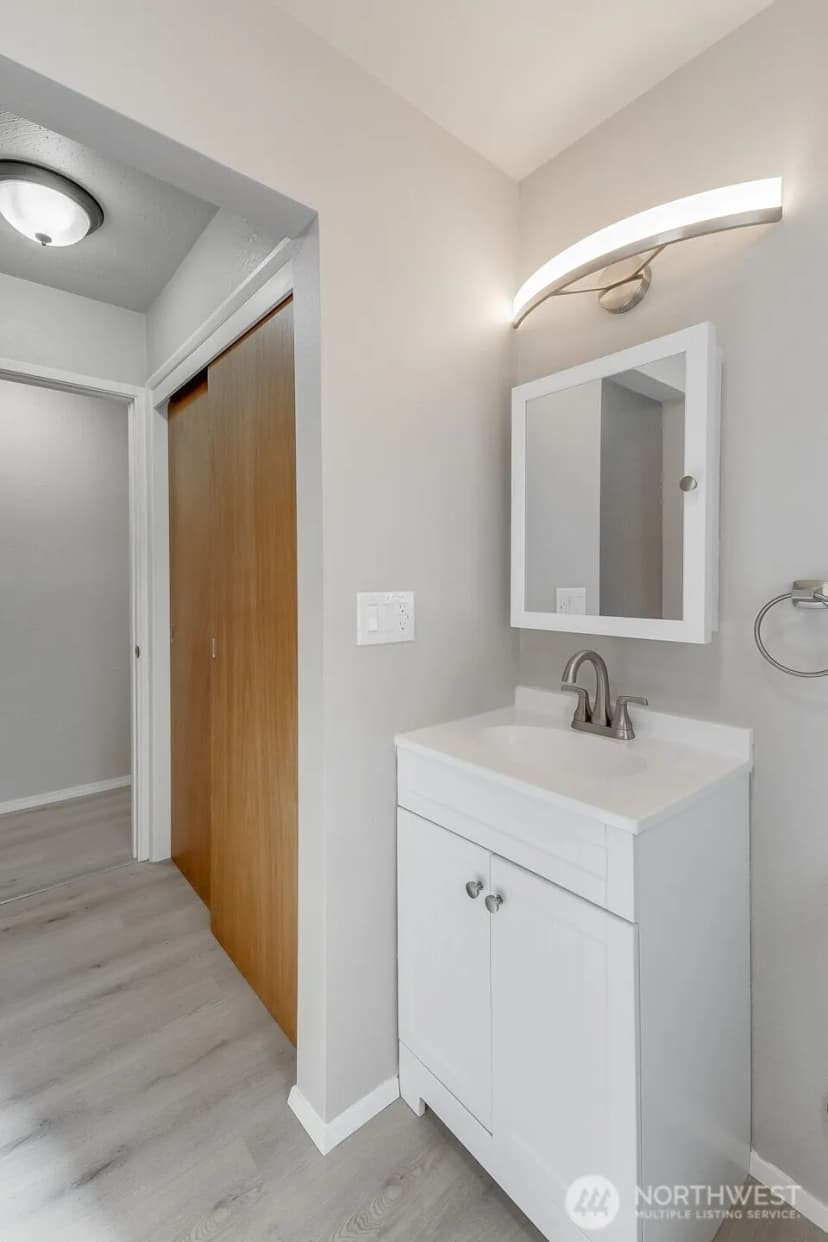 Property photo for 8906 Lenox Avenue Sw, Lakewood photo 18