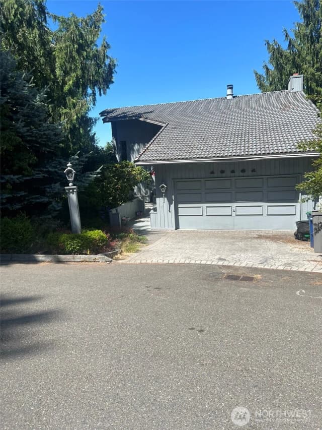 Property photo for 13461 64th Place Ne, Kirkland