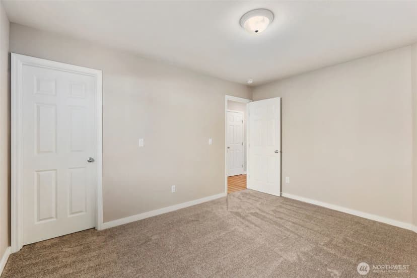 Property photo for 6203 Ne 4th Circle, Renton photo 25
