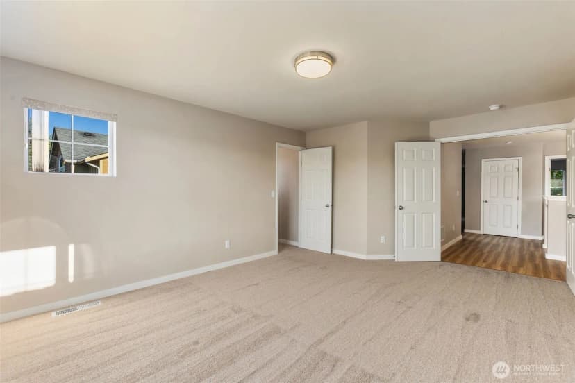 Property photo for 6203 Ne 4th Circle, Renton photo 26