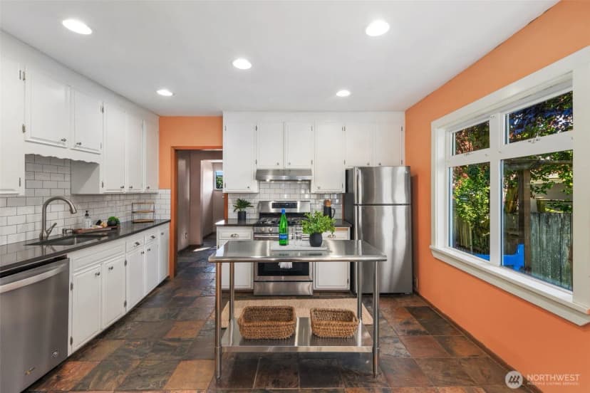 Property photo for 335 N 103rd Street, Seattle photo 10