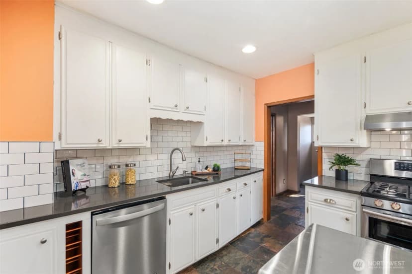 Property photo for 335 N 103rd Street, Seattle photo 13
