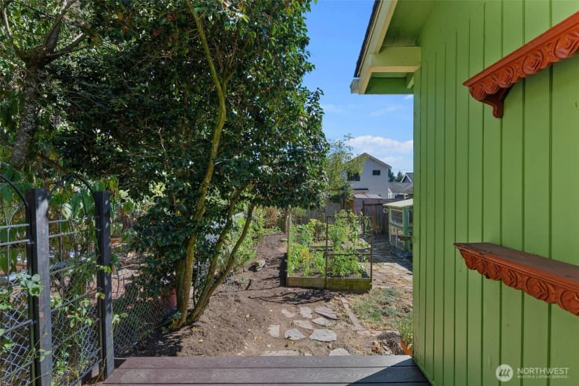 Property photo for 335 N 103rd Street, Seattle photo 17