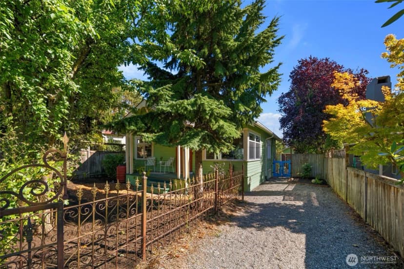 Property photo for 335 N 103rd Street, Seattle photo 3