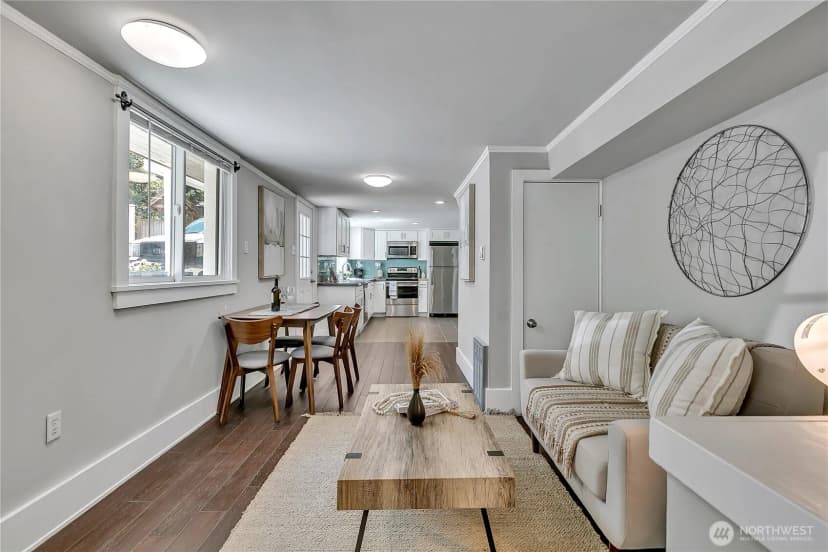 Property photo for 3829 Burke Avenue N, Seattle photo 23