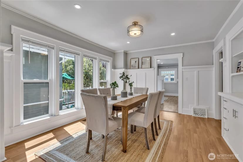 Property photo for 3829 Burke Avenue N, Seattle photo 3