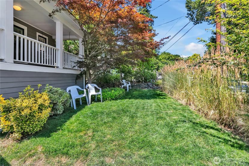Property photo for 3829 Burke Avenue N, Seattle photo 34
