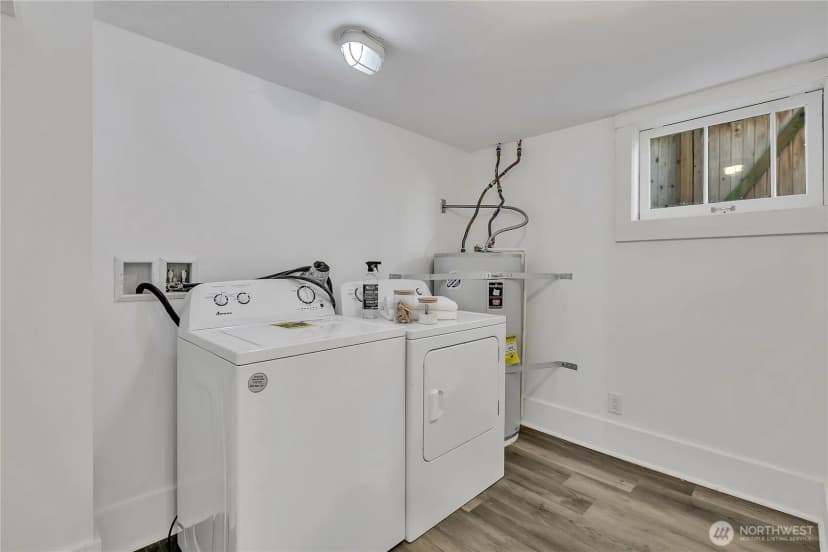 Property photo for 3829 Burke Avenue N, Seattle photo 29