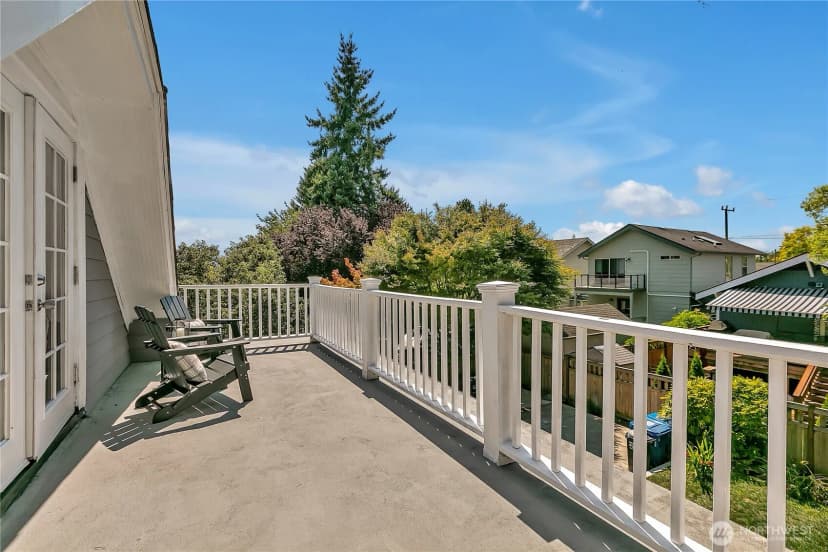 Property photo for 3829 Burke Avenue N, Seattle photo 21
