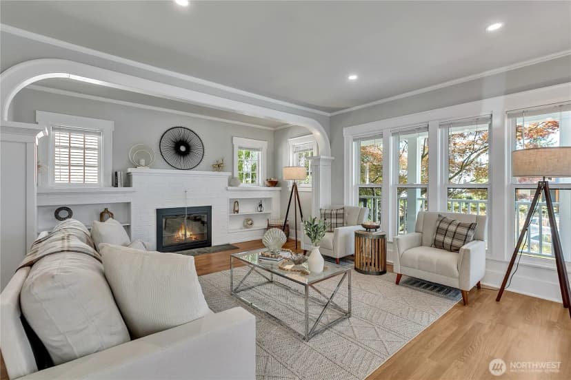 Property photo for 3829 Burke Avenue N, Seattle photo 11