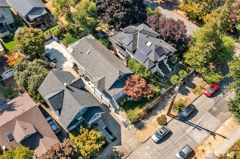 Property photo for 3829 Burke Avenue N, Seattle photo 36