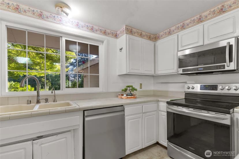 Property photo for 15212 Cascadian Way, Lynnwood photo 11