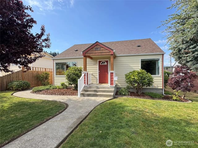 Property photo for 1124 E 4th Street, Port Angeles