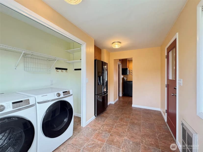 Property photo for 1124 E 4th Street, Port Angeles photo 12