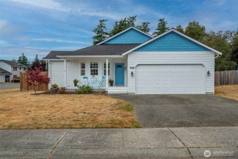 Property photo for 785 Sw Puffin Street, Oak Harbor
