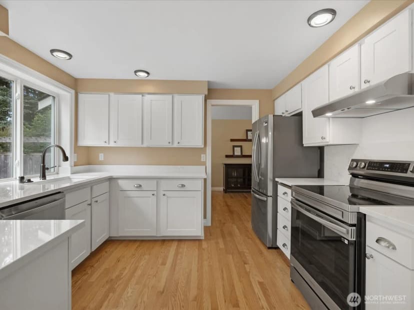 Property photo for 9906 242nd Place Sw, Edmonds photo 5