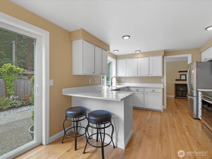 Property photo for 9906 242nd Place Sw, Edmonds photo 6