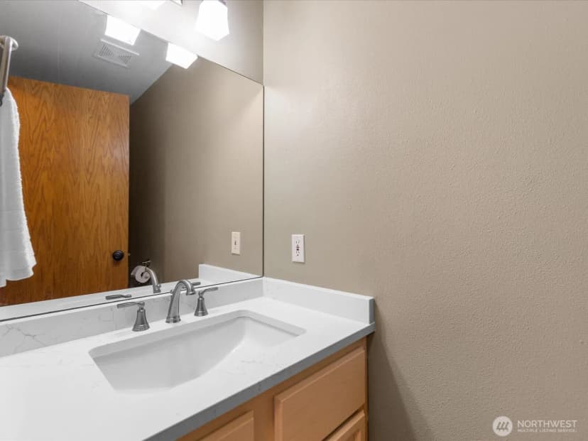 Property photo for 9906 242nd Place Sw, Edmonds photo 11