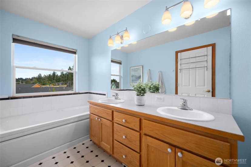 Property photo for 301 Nw Broadway Street, Coupeville photo 19