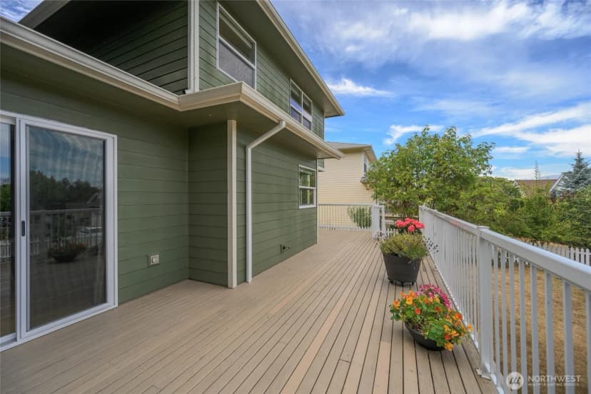Property photo for 301 Nw Broadway Street, Coupeville photo 14