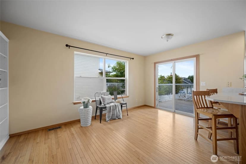 Property photo for 301 Nw Broadway Street, Coupeville photo 12