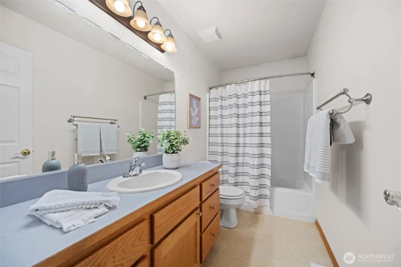 Property photo for 301 Nw Broadway Street, Coupeville photo 23
