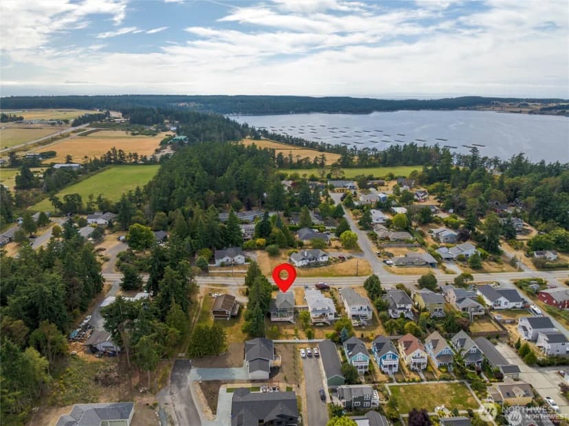 Property photo for 301 Nw Broadway Street, Coupeville photo 2