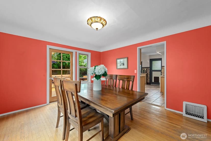 Property photo for 5735 25th Avenue Ne, Seattle photo 5