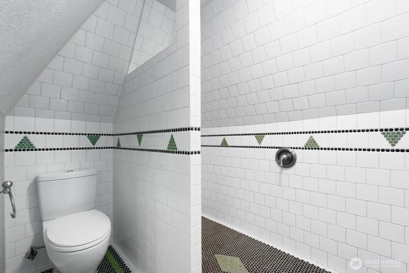 Property photo for 5735 25th Avenue Ne, Seattle photo 17