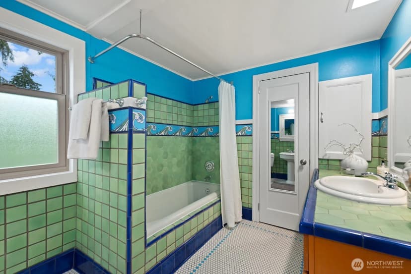 Property photo for 5735 25th Avenue Ne, Seattle photo 10