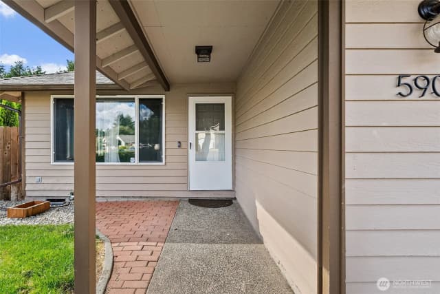 Property photo for 5905 Crimson Court Se, Lacey photo 2