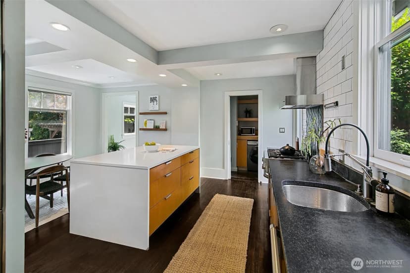 Property photo for 1525 Madrona Drive, Seattle photo 11