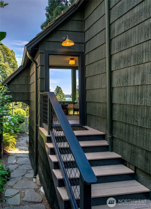 Property photo for 1525 Madrona Drive, Seattle photo 2