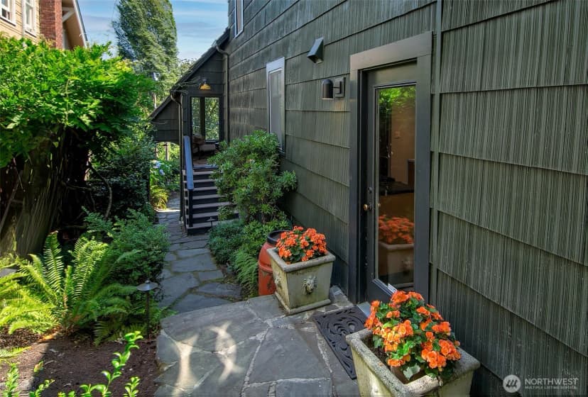 Property photo for 1525 Madrona Drive, Seattle photo 31