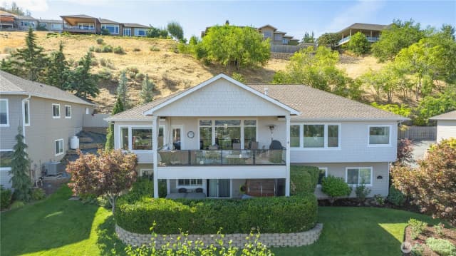 Property photo for 1884 Broadway Place, Wenatchee photo 2
