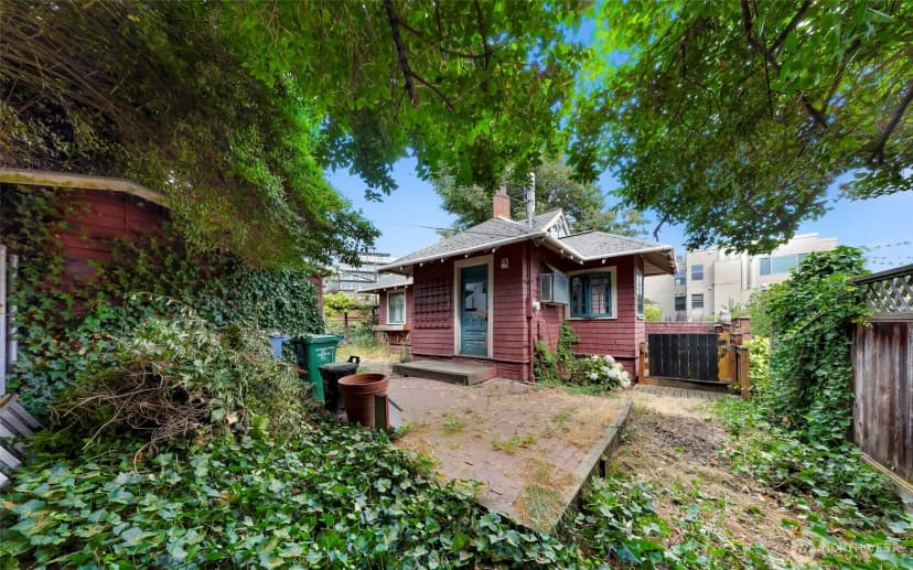 Property photo for 801 Newton Street, Seattle photo 6