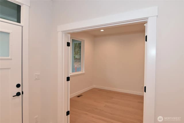 Property photo for 1105 Whidbey Street, Bellingham photo 3